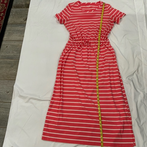 Kim Rogers Maxi Dress 
Size Medium 
Coral & White Stripe
Pockets 
Stretch - Picture 15 of 15